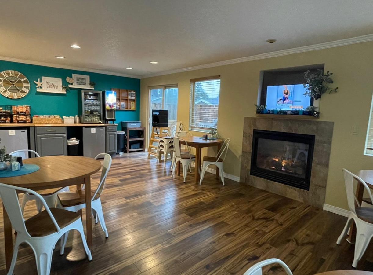 Hi Tide Oceanfront Inn 시사이드 외부 사진