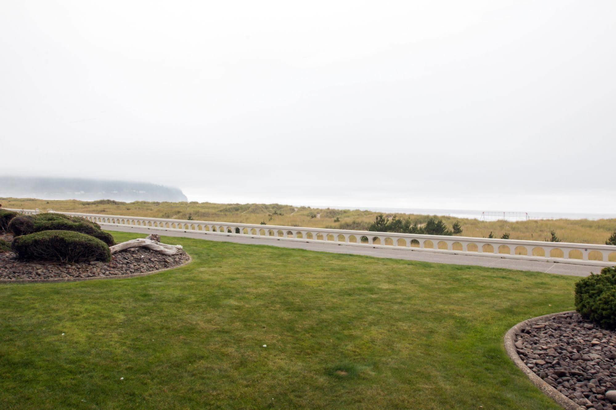 Hi Tide Oceanfront Inn 시사이드 외부 사진